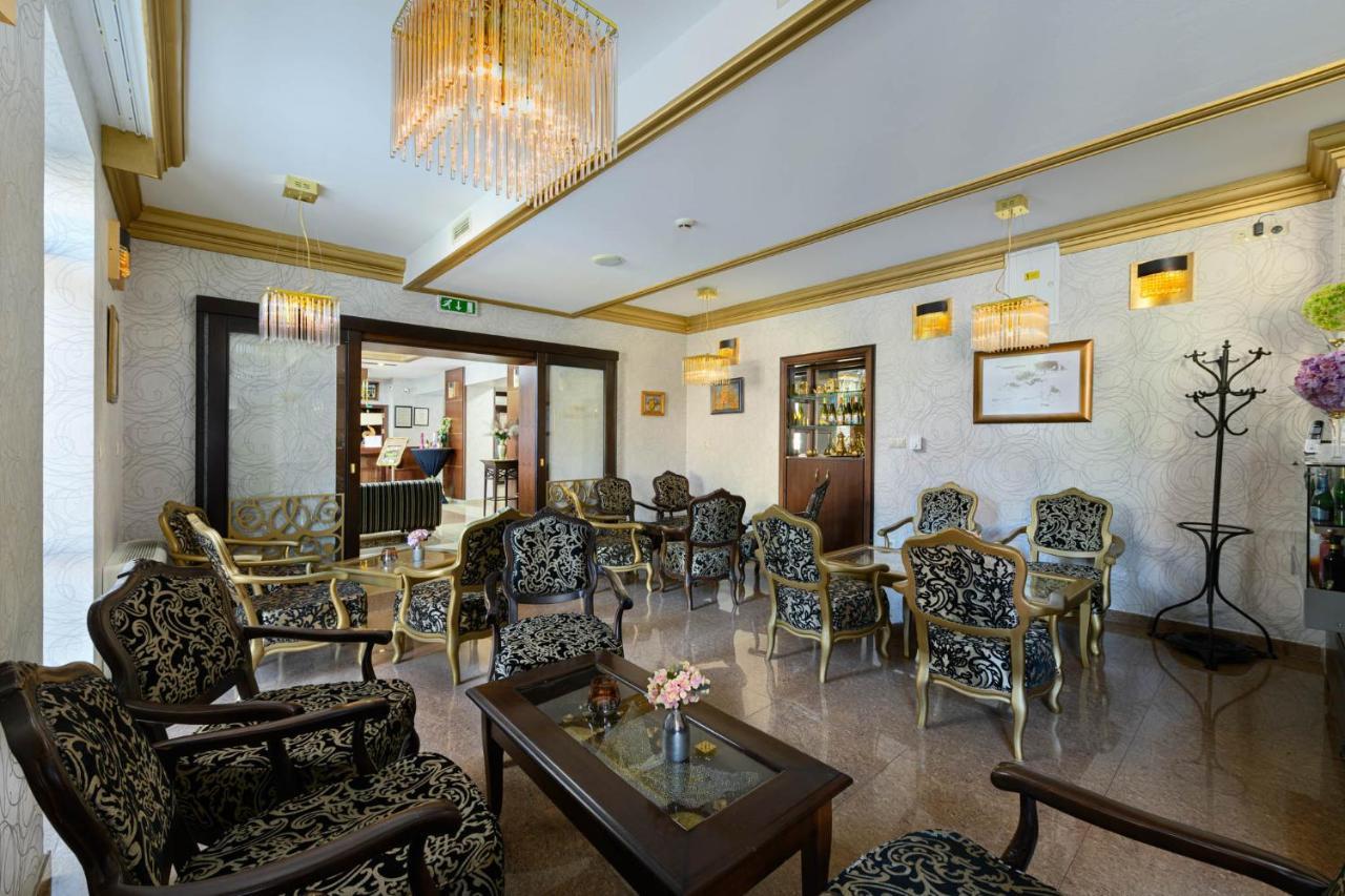 Hotel Aurum Hajdúszoboszló Exterior foto